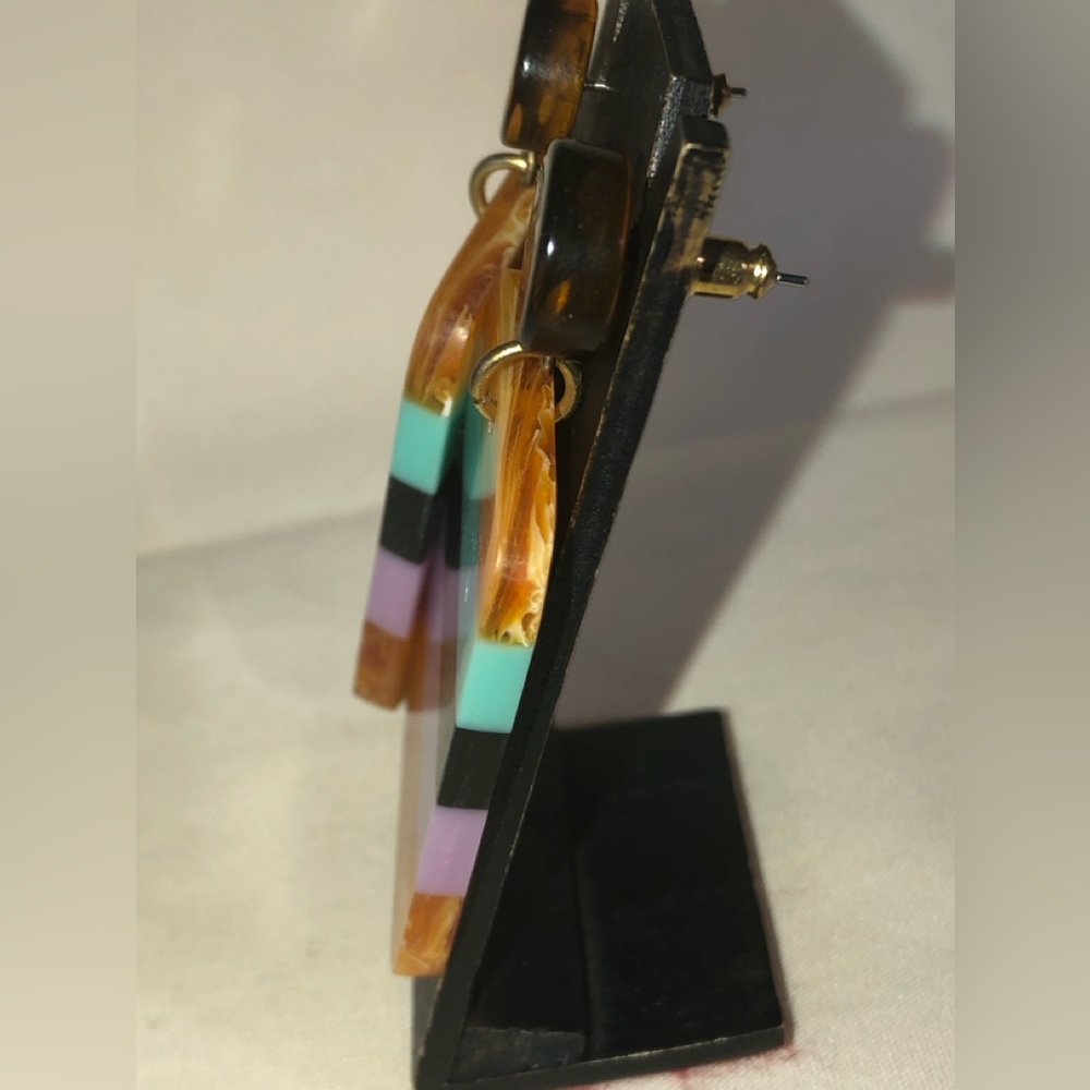 Modernist 60s Mod Chic Lucite Earrings - Picture 8 of 11